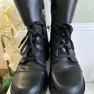 DKNY WOMEN'S "BART" BLACK LEATHER BUCKLE ANKLE LACE UP COMBAT BOOTS SZ 7.5 ~NWOB